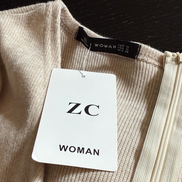 ZC Woman Medium Chic Beige Belted Mini V Neck Dress - Picture 6 of 6